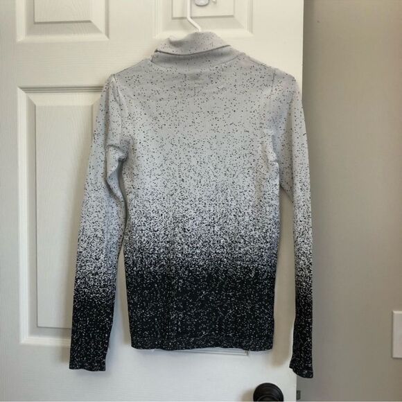 Athleta Flurry Base Layer Ombre Turtleneck Outdoors Top S - Picture 5 of 9